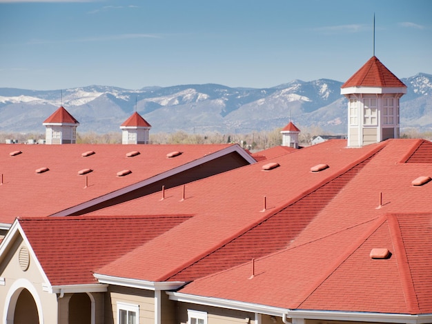 Azotea del edificio de apartamentos en Belmar, Colorado.