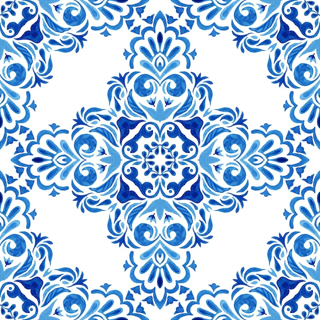 Azulejo de damasco dibujado a mano azul y blanco abstracto sin fisuras patrón de pintura de acuarela retro ornamental. Azulejos de cerámica portuguesa inspirados. Cruz floral