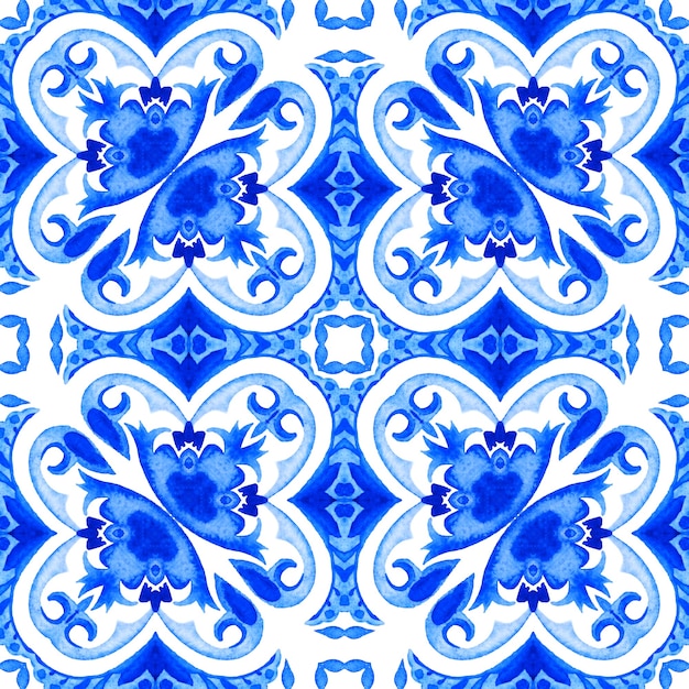 Azulejo dibujado a mano abstracto azul y blanco sin fisuras patrón de pintura de acuarela ornamental.