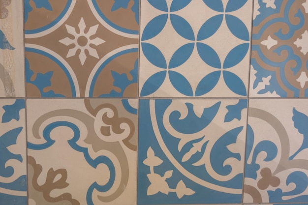 azulejos de azulejos vintage en el suelo