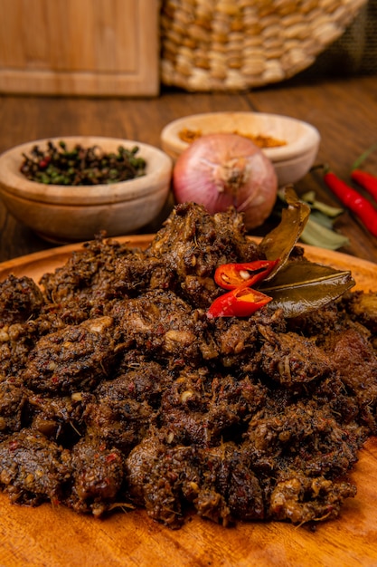 Foto babi panggang karo o panza de cerdo a la parrilla con chile andalimán esta especia en indonesia solo es conocida por la cocina batak, por lo que los forasteros la conocen como pimienta batak.