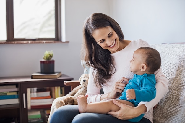 Baby auf Mutterrunde