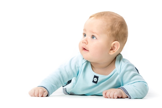 Baby auf weißem Hintergrund