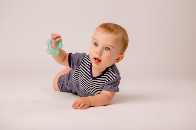 Baby getrennt auf weißem Hintergrund