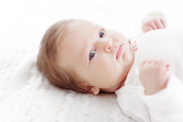 Babymädchen neu geboren