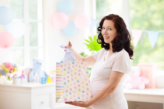 Babyshower oder Geschlechtsveröffentlichungsparty Schwangerschaftsspaß