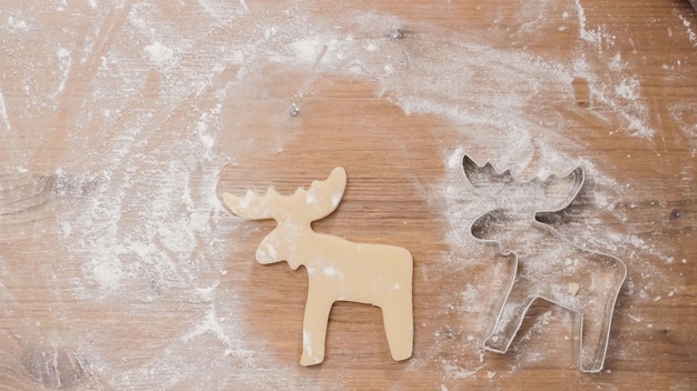 Backen von Weihnachtszuckerplätzchen für den Weihnachtsmann.