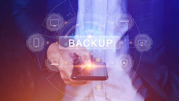 Backup de armazenamento de dados da Internet no conceito de negócios de tecnologia de telefone inteligente Tecnologia de nuvem Armazenamento de dados Rede e conceito de serviço de internet