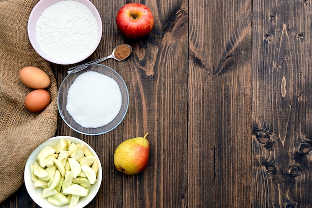 Backzutaten Apfelkuchen. Kopieren Sie Platz. Ansicht von oben. Flach liegen.