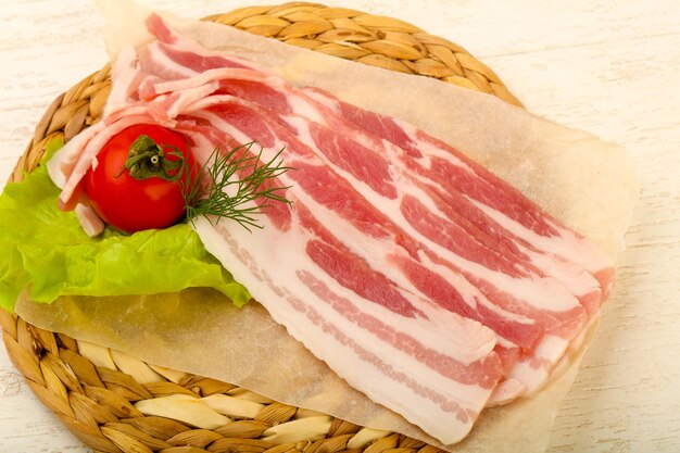 Bacon crudo y sucio