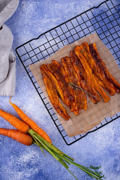 Bacon vegetal à base de vegetais de cenoura