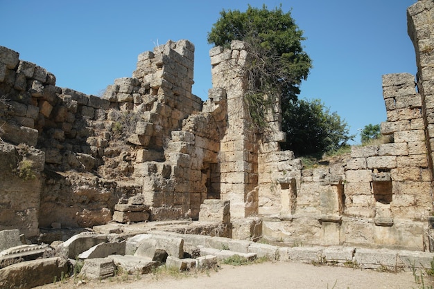 Foto bad in der antiken stadt perge in antalya turkiye