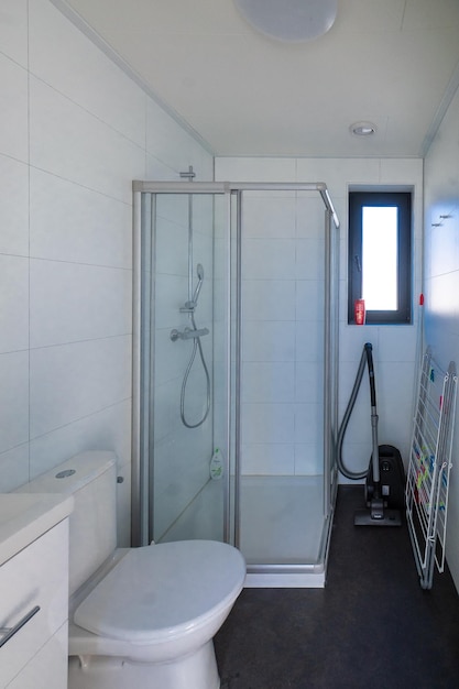 Badezimmer Erholung im Freien kleine moderne komfortable Häuser in einem vorstädtischen Erholungsgebiet Camping Familienurlaub