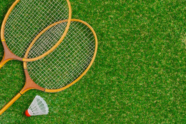Badminton Ausrüstung. Schläger und Federball, Draufsicht