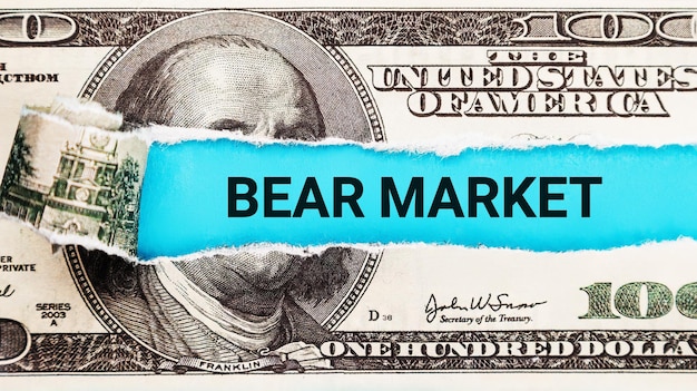 Foto bärenmarkt das wort bärenmarkt im hintergrund des us-dollars investitionsrückgang pessimismus