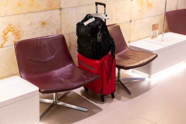 Bag-in-Lounge am Flughafen, bereit für die Reise in die Nähe, hochwertiges Foto