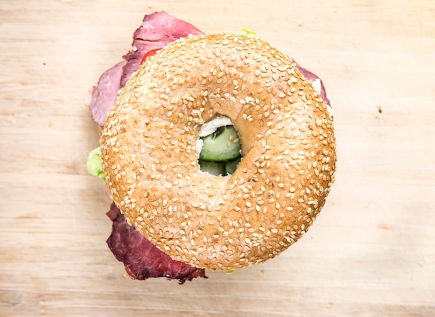 Bagel mit Roastbeef