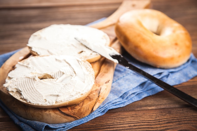 Foto bagels com cream cheese