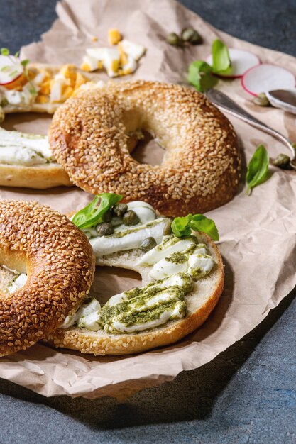 Bagels com cream cheese