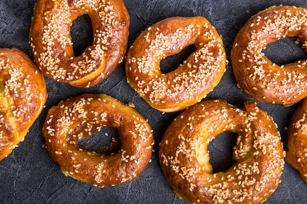 bagels de gergelim dourado