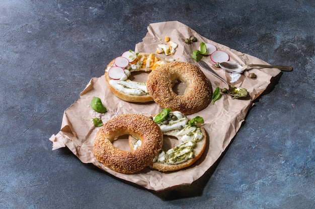 Bagels Con Queso Crema