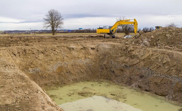 Bagger auf einer Baustelle