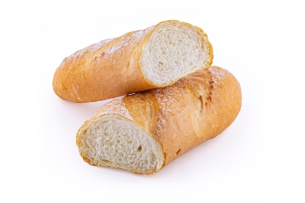 Baguete de pão italiano isolada no branco