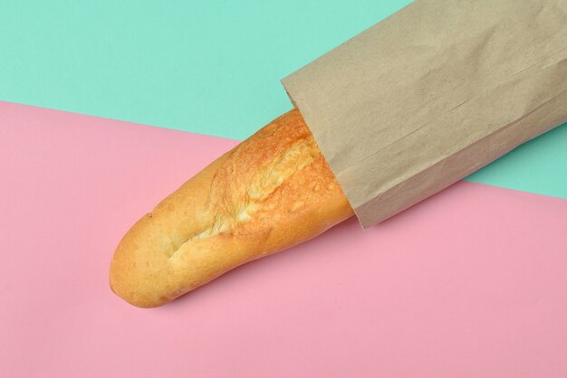 Foto baguette francés en un pastel.