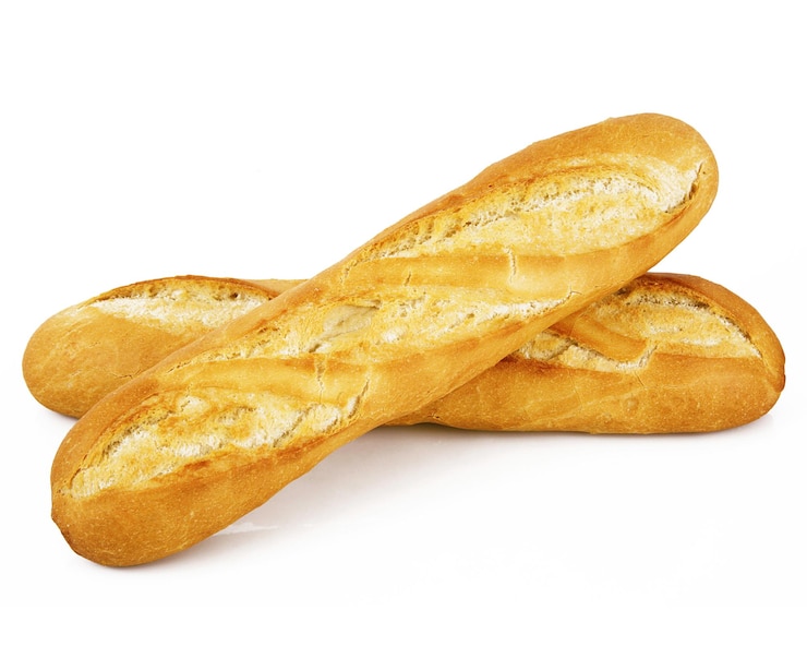 Foto baguette francesa original sobre fondo blanco.
