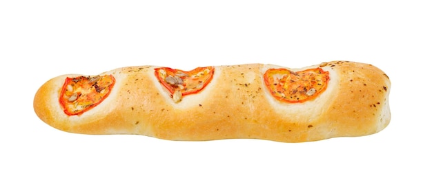 Baguette long bun com tomates vermelhos secos e sementes isolados em fundo branco com caminho de corte