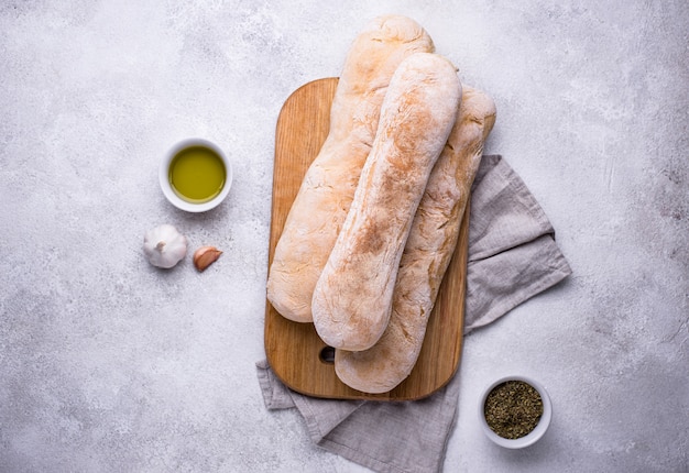 Baguettes francesas caseras con aceite de oliva