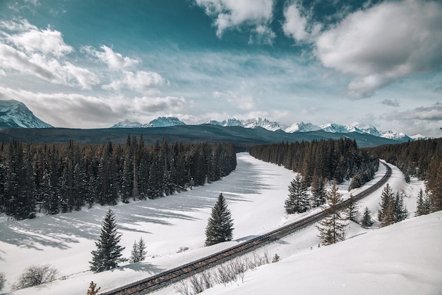 Bahngleis in Banff, Kanada nahe Morants Curve