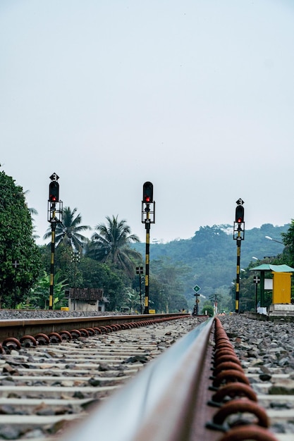 Bahngleise am Bahnhof