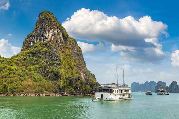 Baía de Halong, Vietnã