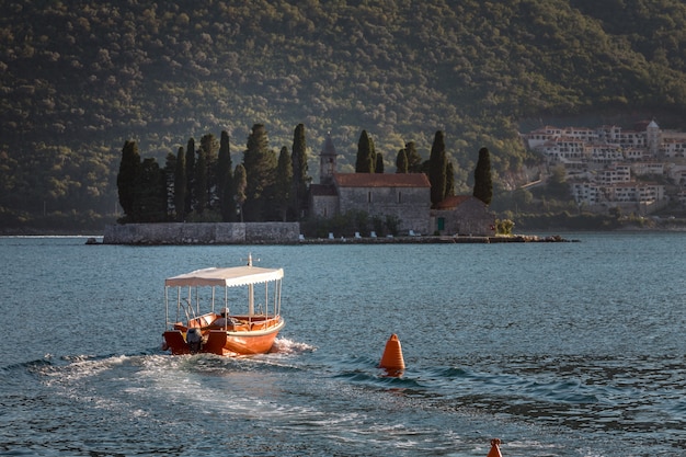 Baía de kotor montenegro