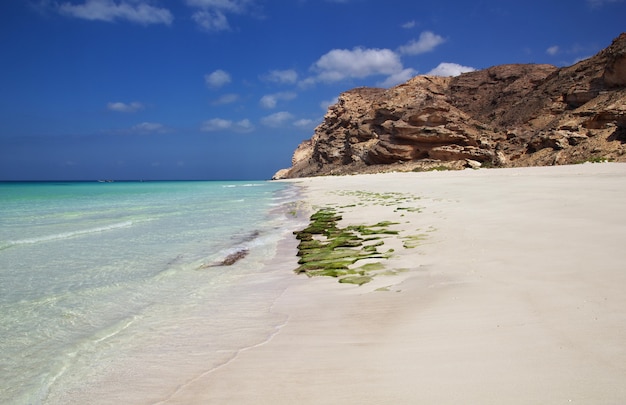 Foto baía de shuab na ilha de socotorá