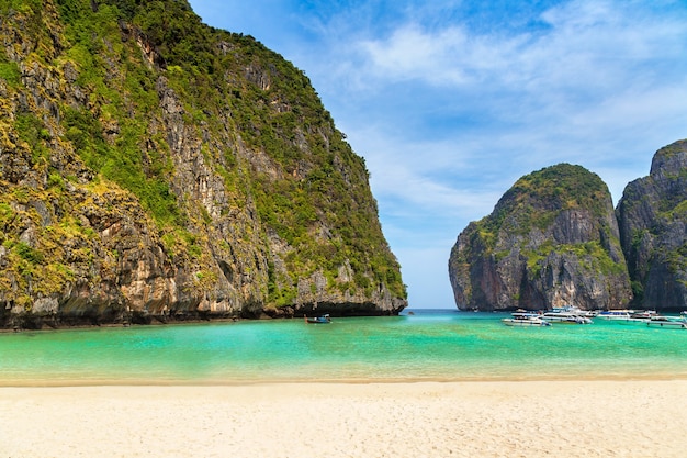 Baía maya na ilha de koh phi phi leh, tailândia