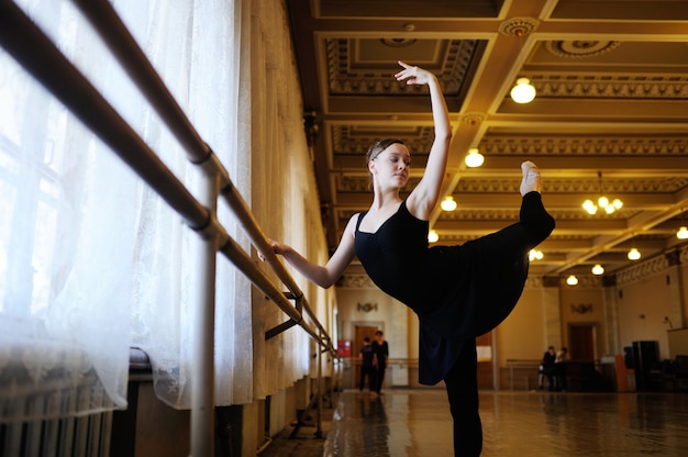 Bailarina em uma aula de balé