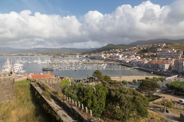 Baiona desde el castillo Galicia España