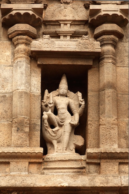 Baixos-relevos no templo hindu Arulmigu Arunachaleswarar Temple Tiruvannamalai Tamil Nadu Índia