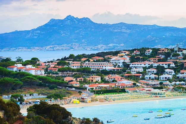 Baja Sardinia Beach, Costa Smeralda à noite na Sardenha, da Itália