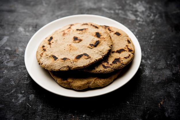 Bajra o sorgo ki roti o pan plano de mijo perla