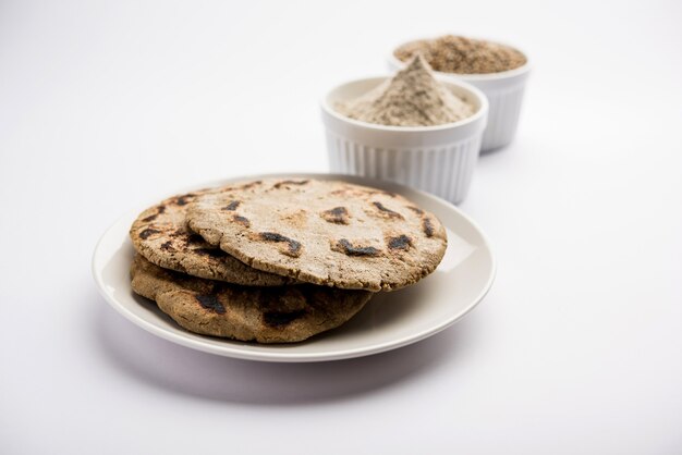 Bajra oder Sorghum Ki Roti oder Perlhirse Fladenbrot