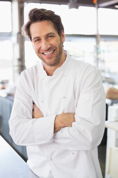 Baker sorrindo para a câmera