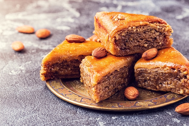 Baklava casero con nueces y miel