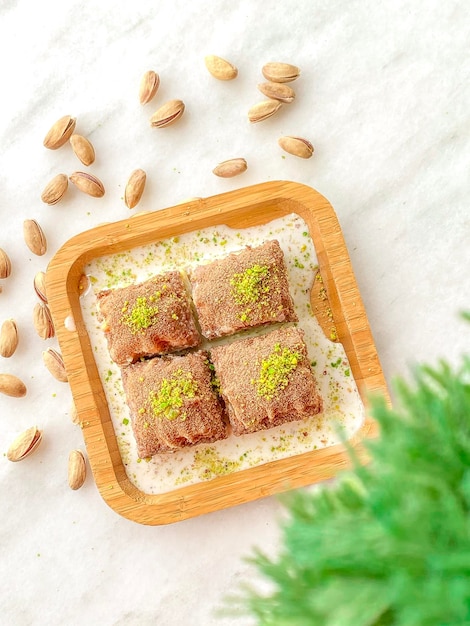 Baklava de leite com pistache, iguaria tradicional turca.