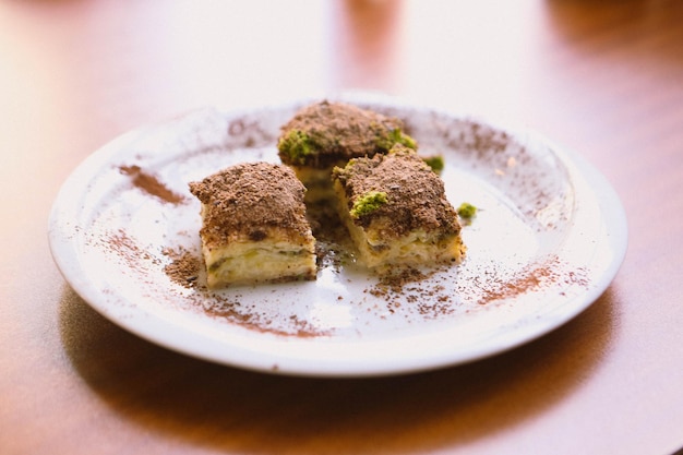 Baklava de sobremesa turca tradicional com nozes de caju baklava caseiro com nozes e mel