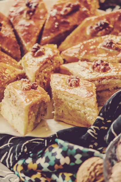 Baklava de miel y té