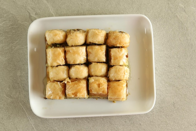 Baklava de pistacho o baklava de fistikli. Sabores tradicionales del Medio Oriente. Bakla turco tradicional