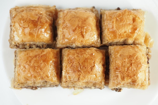 Baklava sobremesa árabe em um prato